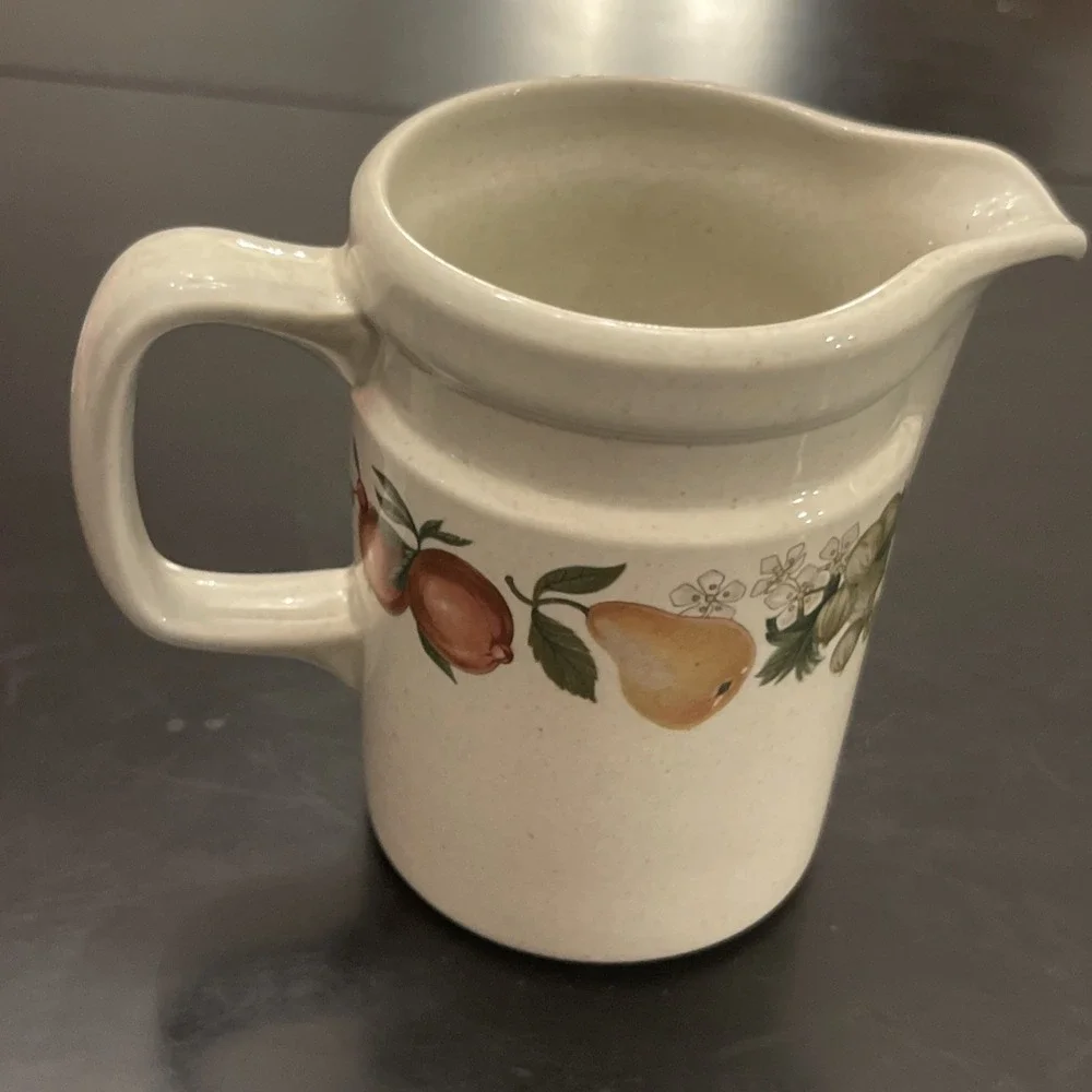 WEDGWOOD QUINCE  INDIVIDUAL‎ CREAMER Discontinued